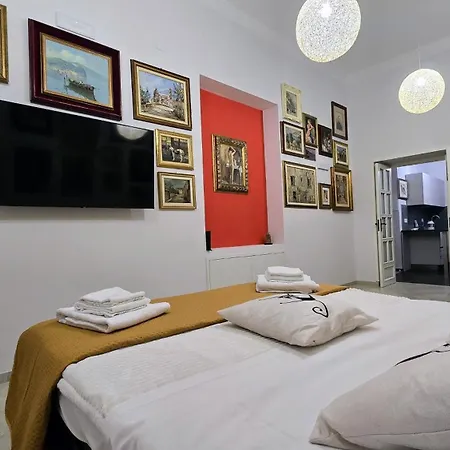 My Way Art Apartment Sorrento